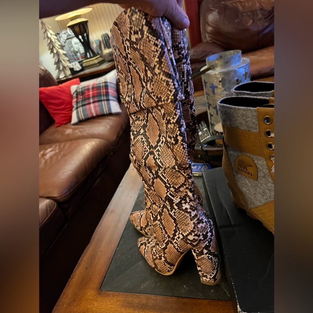 Wet Kiss Python Boots Size 7 - Picture 4 of 7